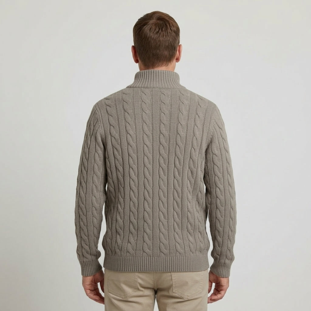 Ribbstickad Tröja i Modern Stil