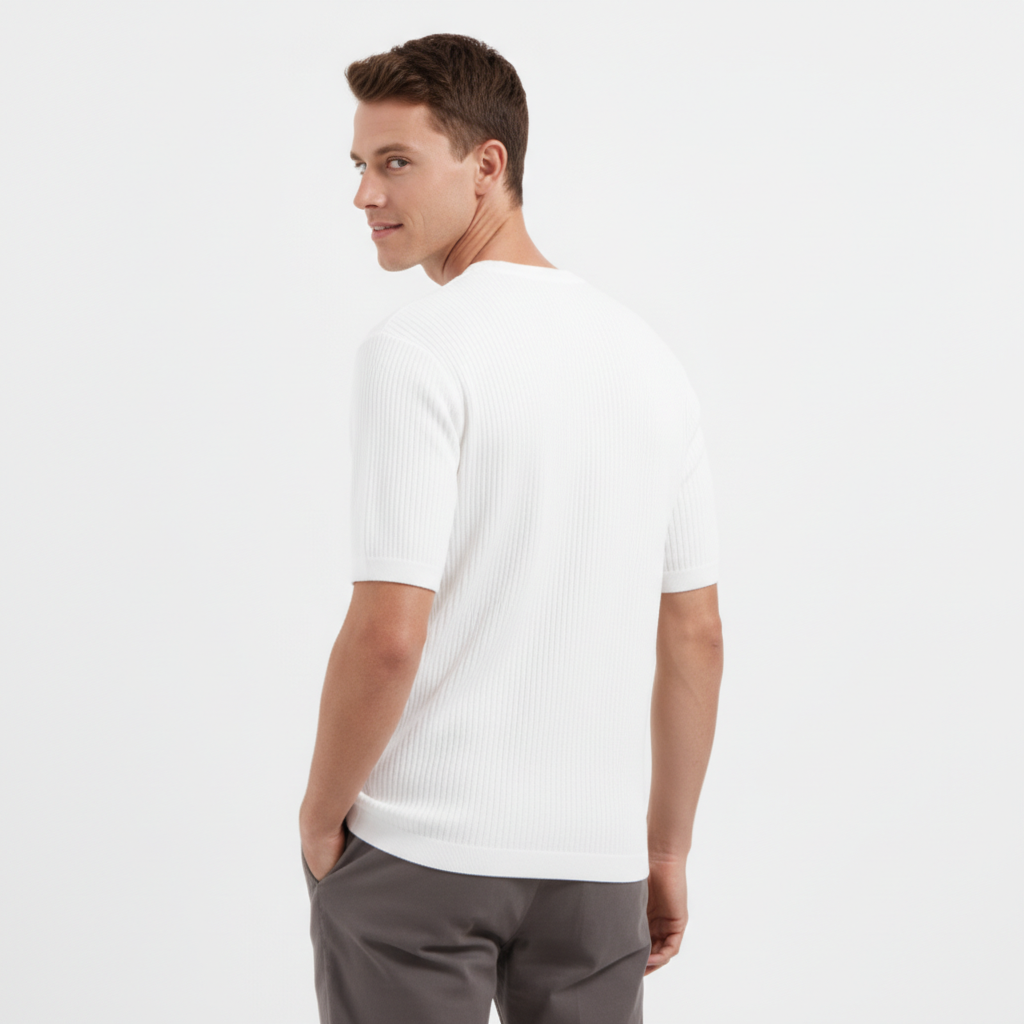 T-shirt i ribbad struktur med modern passform
