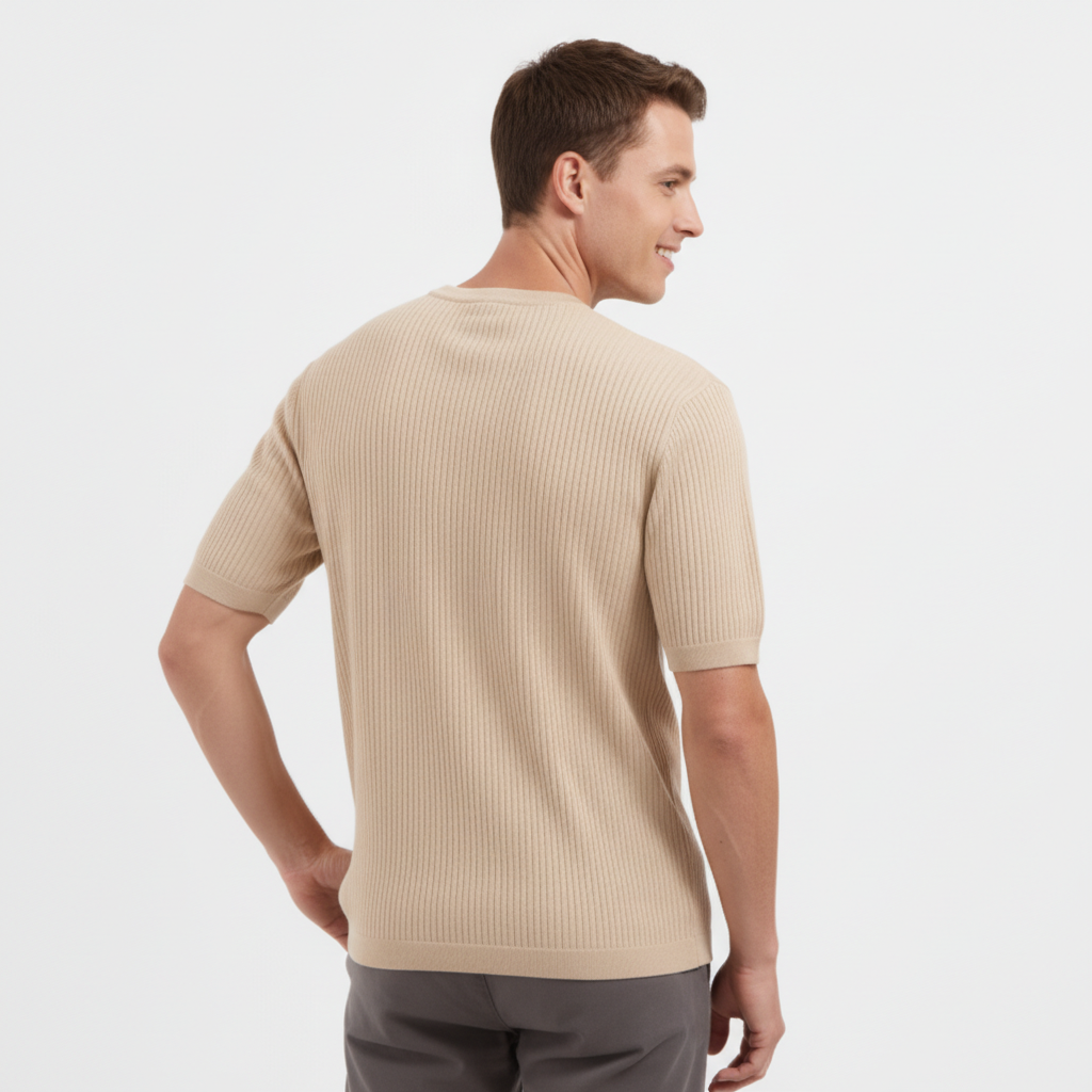 T-shirt i ribbad struktur med modern passform