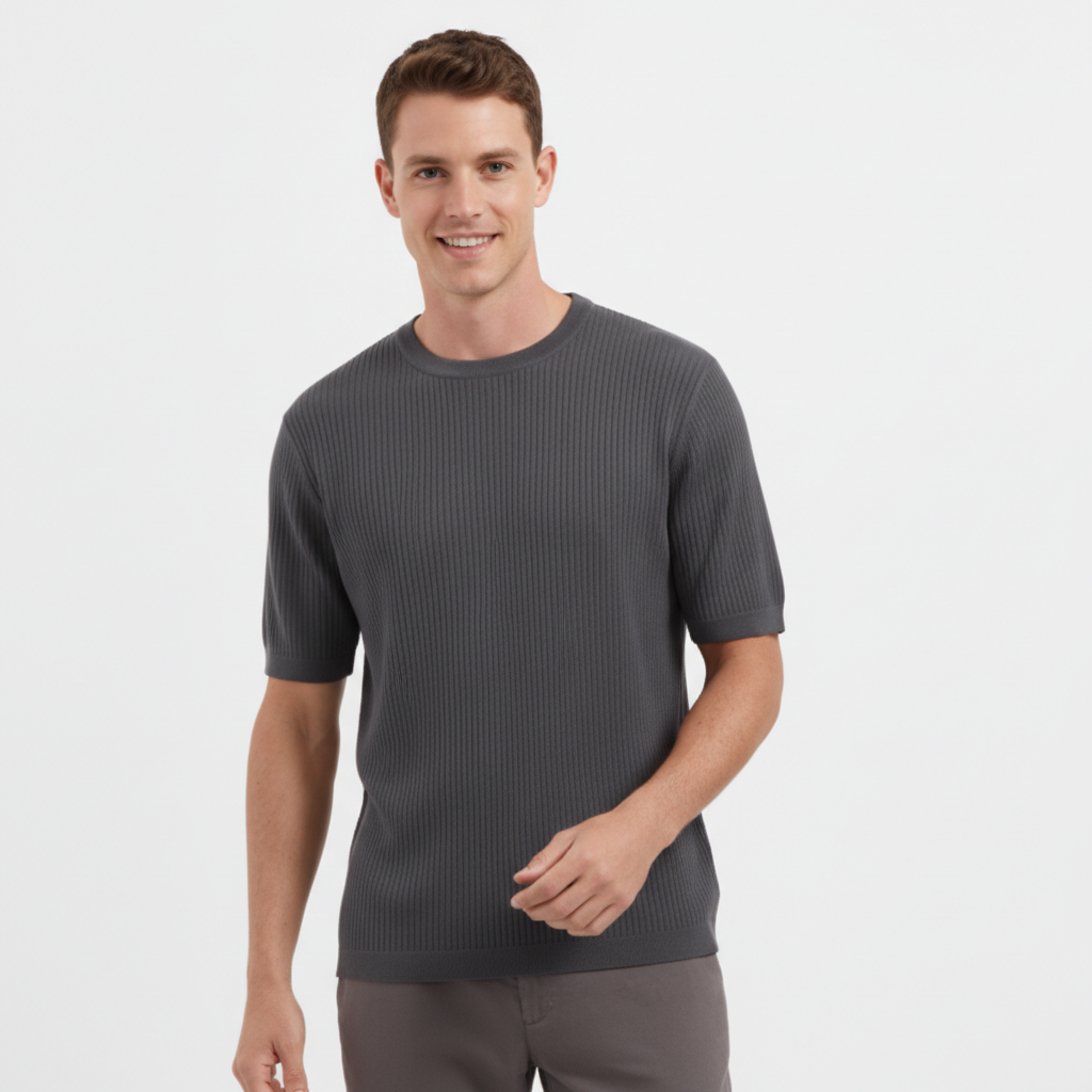 T-shirt i ribbad struktur med modern passform