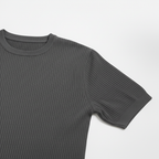 T-shirt i ribbad struktur med modern passform