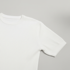T-shirt i ribbad struktur med modern passform